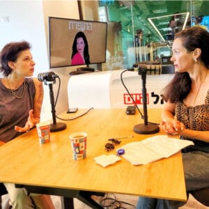 "החופרת" מארחת את מיקה קרני "החופרת" מארחת את מיקה קרני