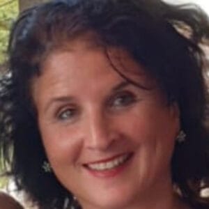 איך מתמודדים עם המשבר בבית כאשר ילד סובל מבעיה נפשית, עם איריס ביליה