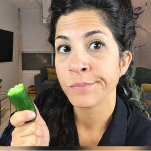 כמה עיצות לשיפור המבטא הישראלי באמריקאית, ועוד שגיאות ישראליות נפוצות, עם הדר שמש. אז איך באמת צריך להגיד שרימפס?