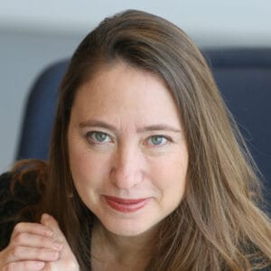 סטרטאפיסטית ביום, סופרת אירוטית בלילה עם דפנה לוין. אזהרה: תיאורים מיניים מילוליים גרפיים | Entrepreneur By day, Erotic Writer By Night With Daphna Levine, Warning: Verbal sexual descriptions. סטרטאפיסטית ביום, סופרת אירוטית בלילה עם דפנה לוין. אזהרה: תיאורים מיניים מילוליים גרפיים | Entrepreneur By day, Erotic Writer By Night With Daphna Levine, Warning: Verbal sexual descriptions.