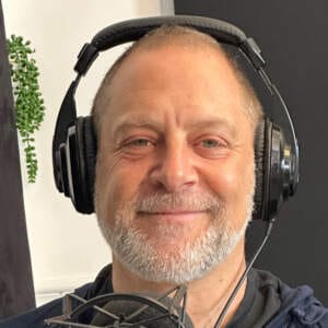 סיפור סיפור: הרב הגיי הישראלי-ניו יורקי, נצר למשפחת לאו המפורסמת, פעם דראג קווין, עושה יהדות מחוץ לקופסה, עם עמיחי לאו-לביא | Amichai Lau-Lavie סיפור סיפור: הרב הגיי הישראלי-ניו יורקי, נצר למשפחת לאו המפורסמת, פעם דראג קווין, עושה יהדות מחוץ לקופסה, עם עמיחי לאו-לביא | Amichai Lau-Lavie