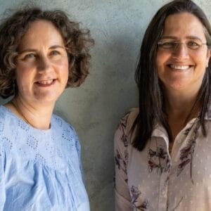 פער הדורות זה באמת עניין? שיחה בשתיים פער הדורות זה באמת עניין? שיחה בשתיים