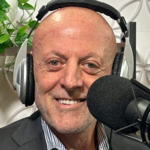 לקנות דירה בניו יורק או לשכור? הרבה ישראלים שקנו דירות בניו יורק לא עשו כסף, עם עופר ירדני. Ofer Yardeny הפודקאסט שנגמר בדמעות לקנות דירה בניו יורק או לשכור? הרבה ישראלים שקנו דירות בניו יורק לא עשו כסף, עם עופר ירדני. Ofer Yardeny הפודקאסט שנגמר בדמעות