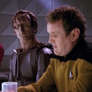 TNG 4×12: The Wounded