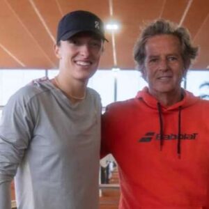 איגה שיוואנטק אמרה פיטרה את וים פיסט ומינתה את פרנסיסקו רויג איגה שיוואנטק אמרה פיטרה את וים פיסט ומינתה את פרנסיסקו רויג